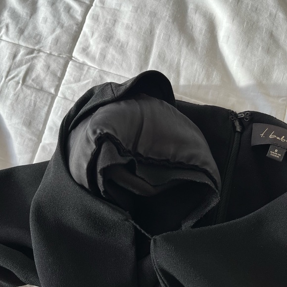 T. Babaton Black V-Neck 3/4 Sleeve Mini Dress Size 0 - Picture 13 of 16